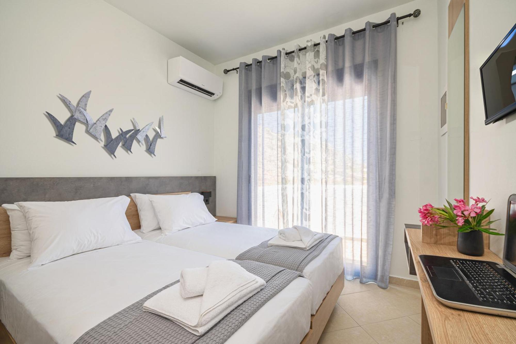 Villa Mariani II - In Lothiarika, Newly Renovated June 2024, Private Pool, Lindos 10 Min, Beach 120M Lardos Exteriör bild